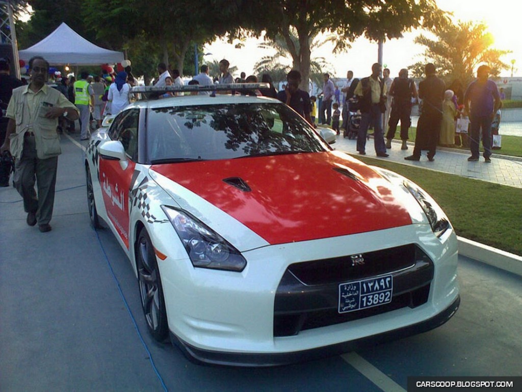 Nissan gtr police car #10